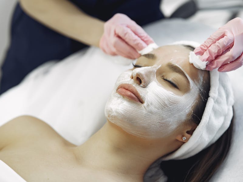 Peel Hóa Học (Chemical Peel)